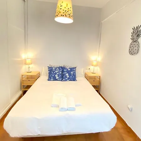 Comfortable Old Town, Parking Optional Apartamento