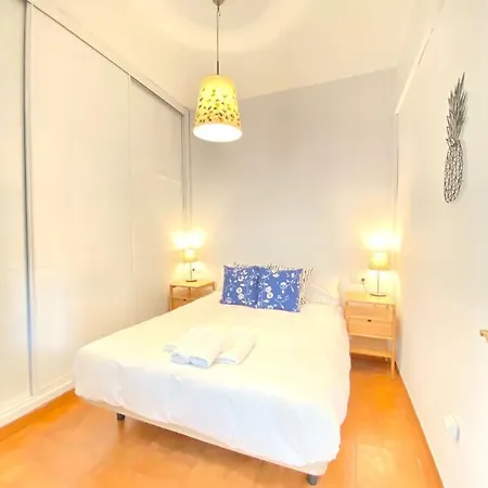 Comfortable Old Town, Parking Optional Apartamento *