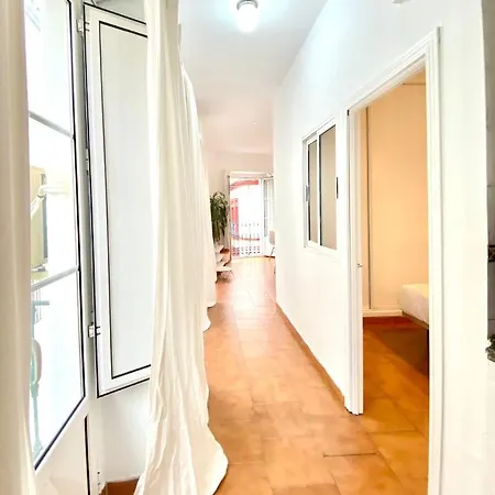 Comfortable Old Town, Parking Optional Apartamento *