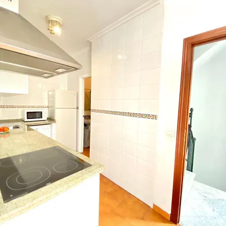 Comfortable Old Town, Parking Optional Apartamento