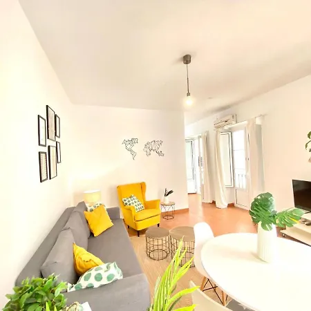 Comfortable Old Town, Parking Optional Apartamento *